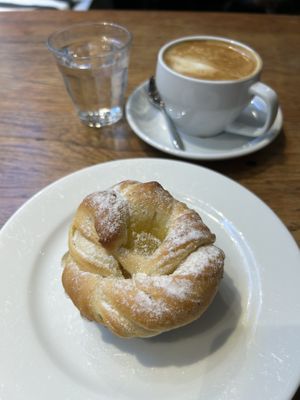   at Kanniston Leipomo - Yliopistonkatu in Helsinki