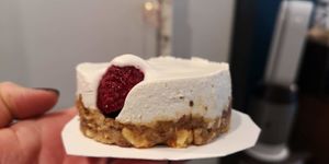 Gâteau cru sans gluten at Sunday's Coffee in Paris