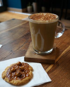 Cookie & Pumpkin Latte at Sunday's Coffee in Paris