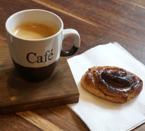 Cinnamon roll at Sunday's Coffee in Paris