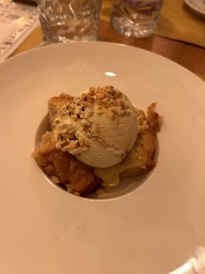 Torta di mele con crema pasticciera e gelato alla mandorla   at Circolo Arci Impatto Zero in Pavia