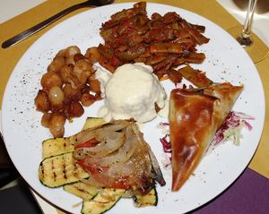 Mixed single dish: the Chef's palette at Circolo Arci Impatto Zero in Pavia