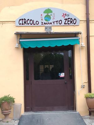 The entry
Free private parking at Circolo Arci Impatto Zero in Pavia
