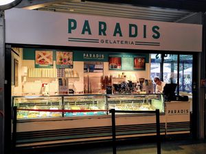 Market stand at Paradis - Mathallen in Oslo