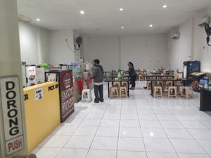 Velan is the last stall on the left. Bathrooms and hand washing sink are at the back at Velan Express in Surabaya