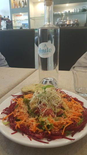 Self vegetarien avec option vegetalienne et sans gluten. Buffet d entrees a volonté.  2 plats du jour au choix.
Eau filtrée de grande qualite à tous les robinets. !!!. Produits  at Bio's in Cavaillon