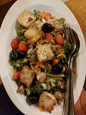 Tofu salad : quite good at Populi Vox in Dubrovnik