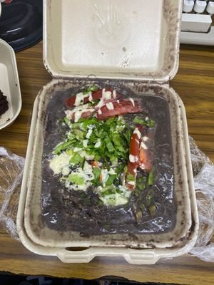 Servicio para llevar, las enfrijolada están ricas   at Veggicano Plant Based in Mexico City