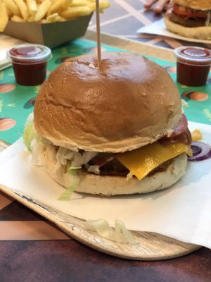 Babycue Burger  at Vedang - green burger | Alexa in Berlin
