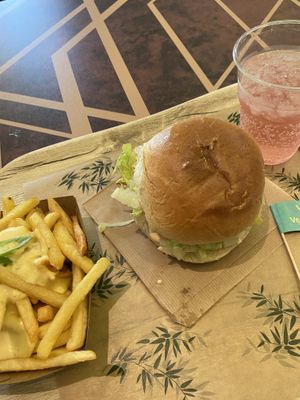 Cheesyburger menu 2 at Vedang - green burger | Alexa in Berlin