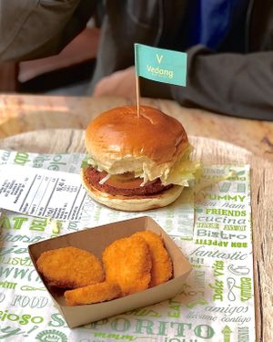 hamburger & nuggets  at Vedang - green burger | Alexa in Berlin