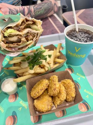 Doner wrap and nuggets 10/10  at Vedang - green burger | Alexa in Berlin