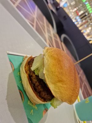 Hamburger at Vedang - green burger | Alexa in Berlin