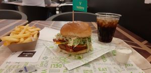 Beyond Burger menu with fries, vegan mayo and a soft drink. Sooo tasty! at Vedang - green burger | Alexa in Berlin