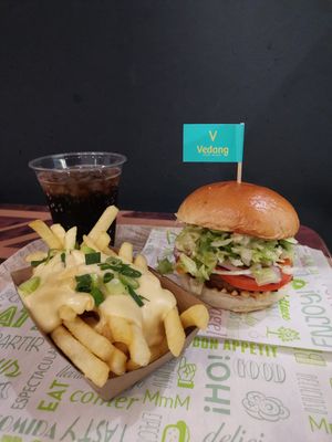 Menu 2 at Vedang - green burger | Alexa in Berlin