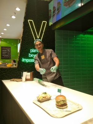 Mary Jane burger at Vedang - green burger | Alexa in Berlin