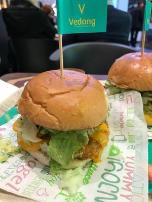 Chick burger with cheese  at Vedang - green burger | Alexa in Berlin