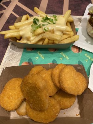 Cheese fries and nuggets  at Vedang - green burger | Alexa in Berlin