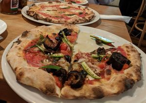 Il vegano (1600+tax) & Margherita (1480+tax) at 808 Monsmare in Hakone
