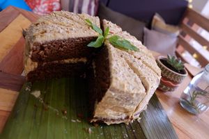 Vegan ginger cake at Roots in Jardin