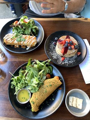 Vegan brunch 🙏🏼💚 Breakfast burrito / gluten free pancakes / chickpea flour omelette 💚💚 at Petisco Vegano in New York City