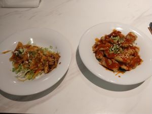 Vegan gyoza's and vegan fried 'chicken' at Green Tea Dim Sum Bar in Amsterdam