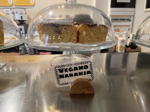 Bizcocho de naranja  at Dos de Azucar  in Oviedo