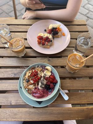 Peanut butter toast, smoothie bowl & two   lattes with oat milk  at Melt Cafe in Zagreb