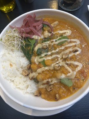 CURRY DE BONIATO Y ESPINACA   at B-fresh in Buenos Aires