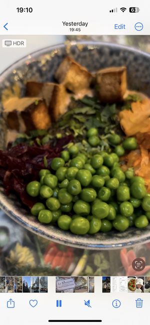 DIY BOWL  at Le Botaniste - GCE in New York City