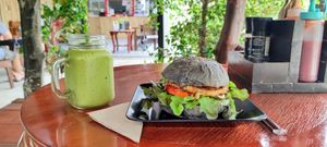 Vegan burger and smoothie at Two Sister  in Koh Samui