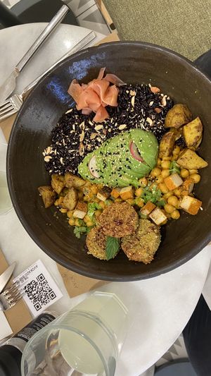 Spicy green curry with added falafel   at Avokado Bar in Istanbul