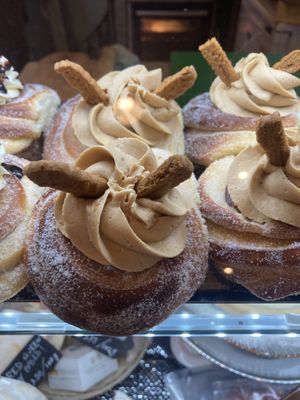Biscoff cruffins at Black Rabbit in Edinburgh