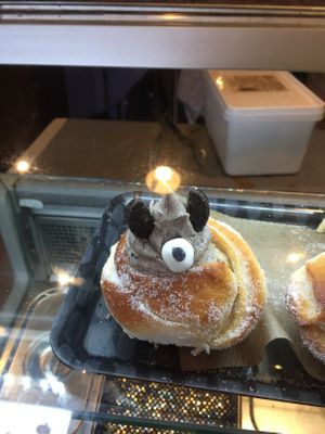  cruffin at Black Rabbit in Edinburgh