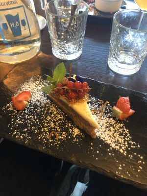 Carrot cake at Kivi Paber Käärid in Tallinn