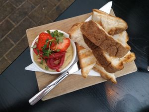 KPK hummus with crunchy ciabatta at Kivi Paber Käärid in Tallinn