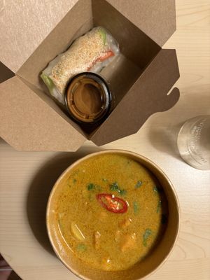 Vegan curry and rice paper roll with avocado   at District Vietnamese Streetfood in Frankfurt