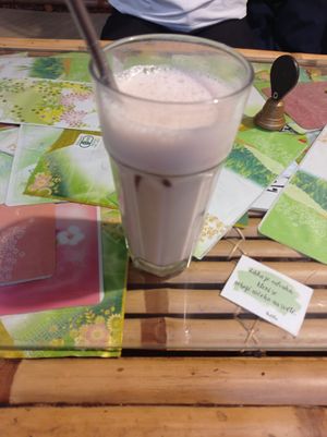 Cherry vegan milkshake "Sakura" at Dobrá Cajovna in Kutna Hora