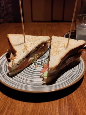 Chutney sandwich with fried tofu at Dobrá Cajovna in Kutna Hora