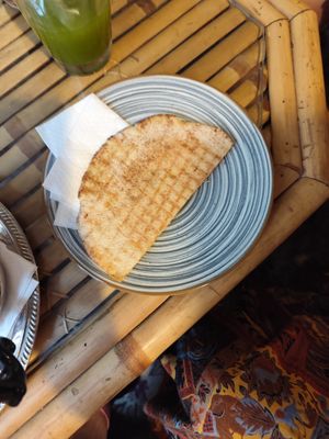 Vegan pita bread with cinnamon at Dobrá Cajovna in Kutna Hora