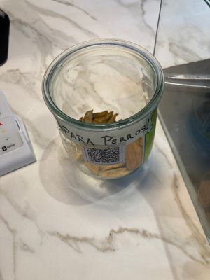 Free dog treats at The Fix Specialty Coffee in Madrid