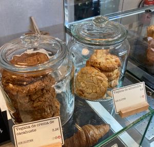 Vegan cookies at The Fix Specialty Coffee in Madrid