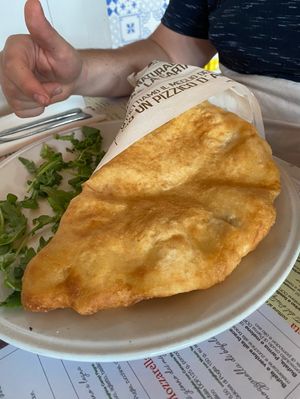 Pizza fritta Margherita ma con sostituzione della mozzarella di riso  🌾  at Rossopomodoro - Santa Lucia in Venice
