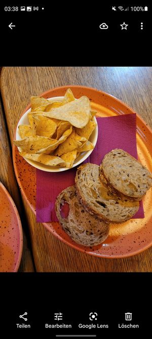 starters: bread & chips at Maitrea in Prague