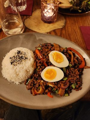 Kra Pow at Maitrea in Prague