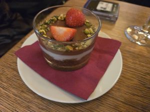 Dubai chocolate tart at Maitrea in Prague