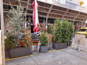 Outdoor seating at Tibet Café in Geneva