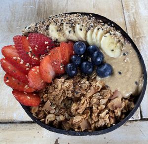 “Hold my banana” with strawberries  at Acai & Me in Barcelona