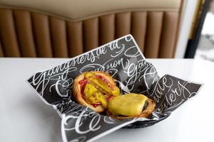 Cheeseburger at Mimi & Jones in Montreal