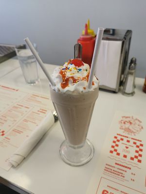Milkshake aux fraises at Mimi & Jones in Montreal